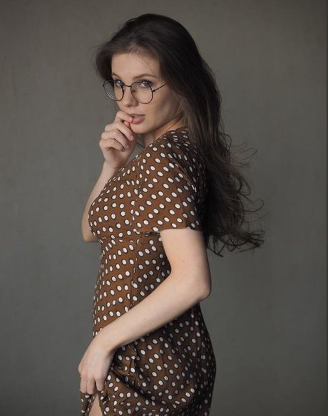 Anyutamoor アート女優 写真