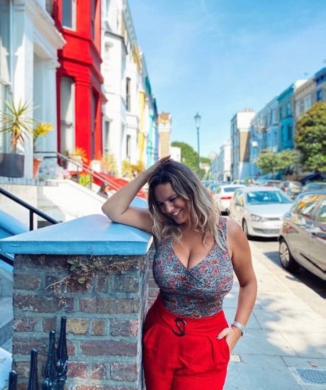 巨大なペニスオンリーファンズ ホット 画像