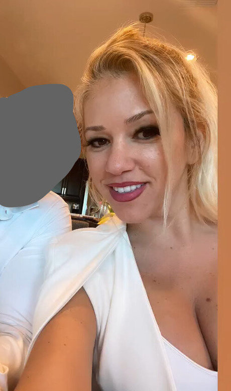 Nicolle A トップモデル アーカイブ