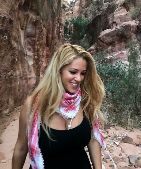 Nicolle A かわいいモデル 画像