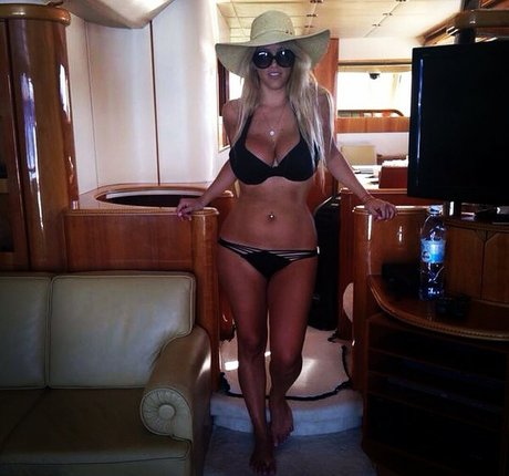 Nicolle A セックスポルノスター 写真