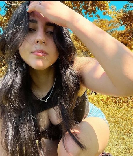 巨乳ティーンオンリーファンズ 美しい裸 画像