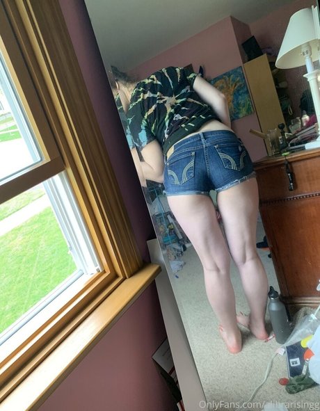 巨乳ブルネットオンリーファンズ セクシーヌード 写真