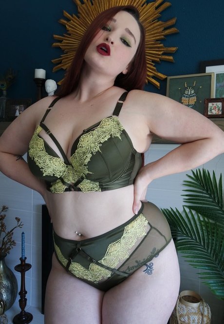 クーガーオンリーファンズ 美しいヌード 写真