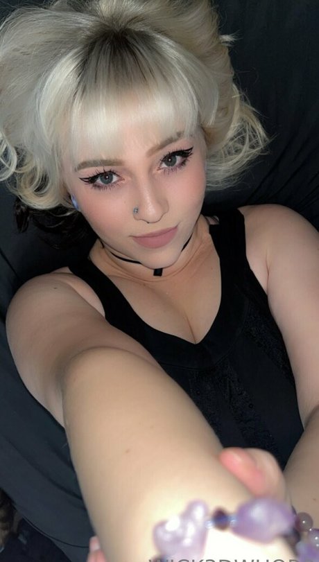 BBW TS オンリーファンズ アート裸 画像