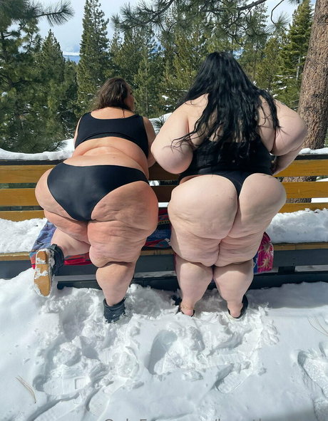 アジアの若者OnlyFans ポルノグラフィック 画像