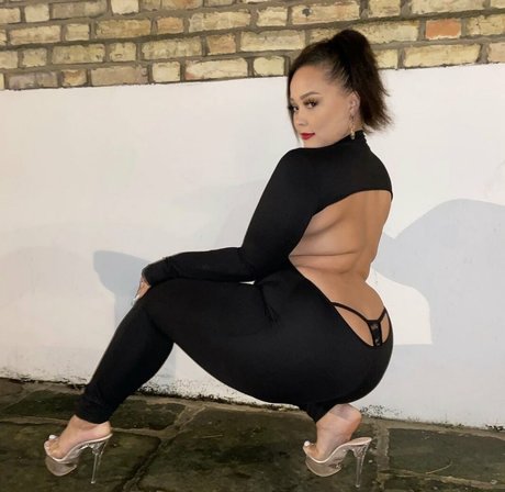 Natalie E Wade 美しい女優 画像