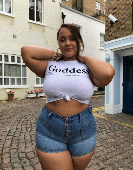 Natalie E Wade HDスター アーカイブ