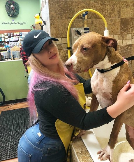 男性TikTokスターOnlyFans セクシー裸 画像