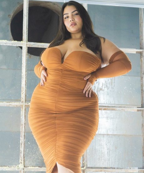 裸の熟女オンリーファンズ セクシーxxx 写真