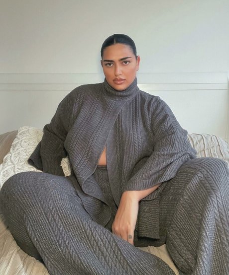 痩せたアジア人ティーン OnlyFans ホット裸 画像