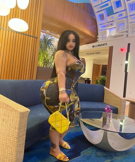 年配の熟女オンリーファンズ アートポルノ 写真