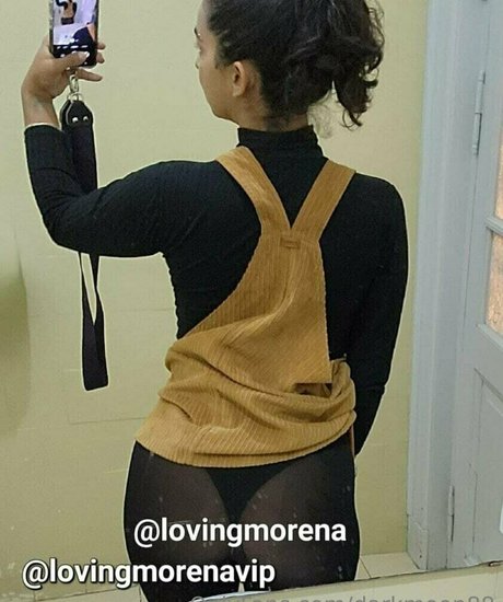 ブルネットの猫OnlyFans セクシー裸 写真