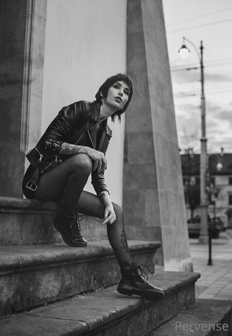 曲線美のクーガーOnlyFans 無料 画像