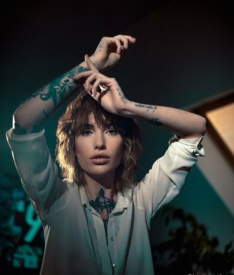 chantaise 美しいポルノスター 写真