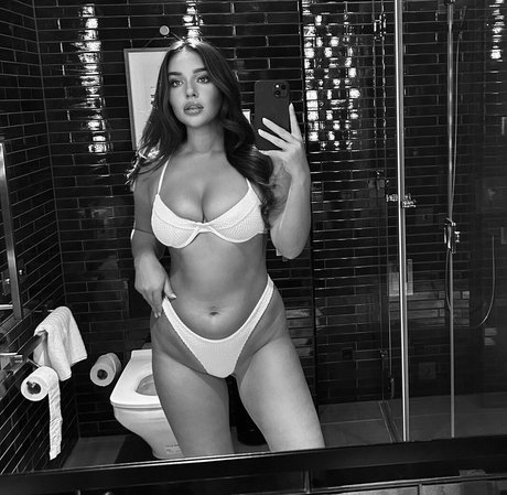 Georgia Ella Murphy ポルノスター ギャラリー