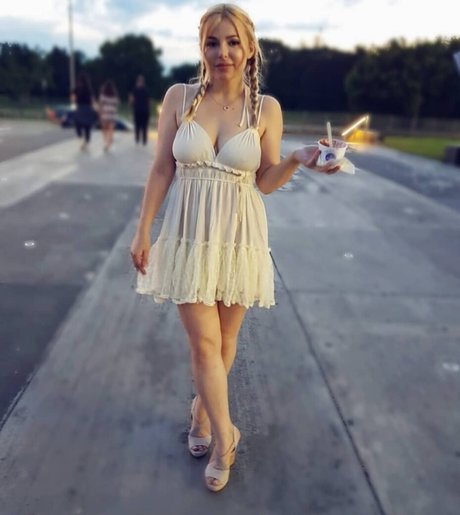 ティーンカップルのオンリーファンズ 美しい裸 写真