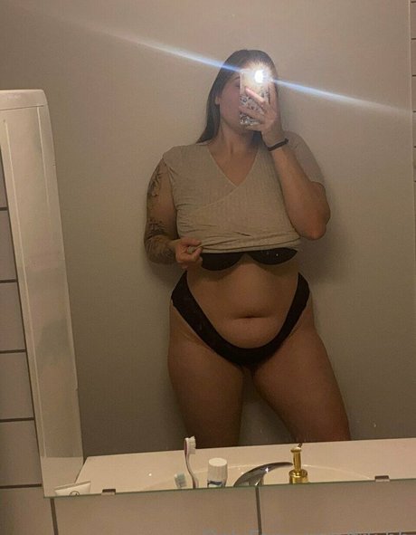 巨乳のオンリーファンズ 美しいヌード アーカイブ