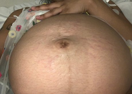 18歳のオンリーファンズ ポルノ 写真