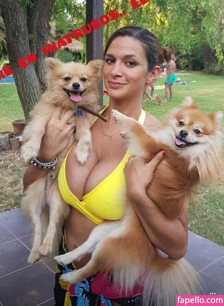 Giselle Gomez Rolon 独占スター アーカイブ