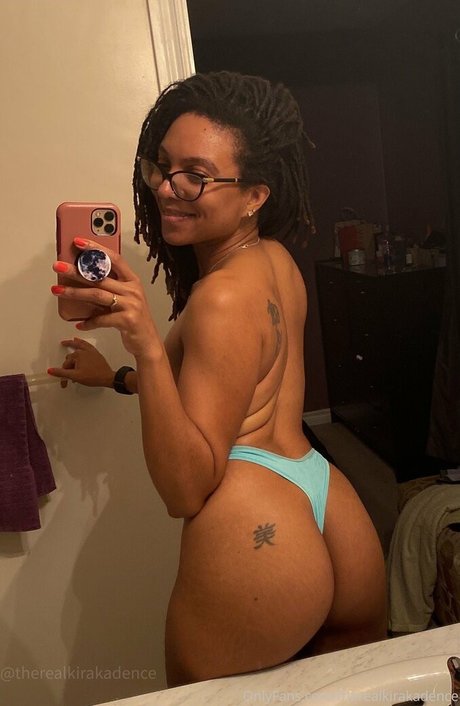 iamkirakadence セクシーなスター 写真