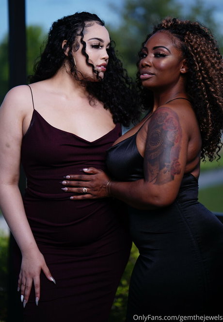 50歳のOnlyFans ヌード 画像