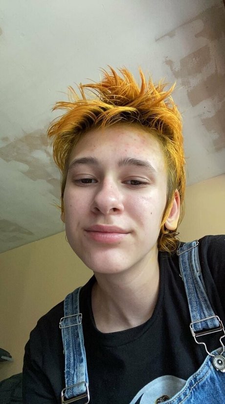 大学生カップルのオンリーファンズ 美しいポルノ 写真