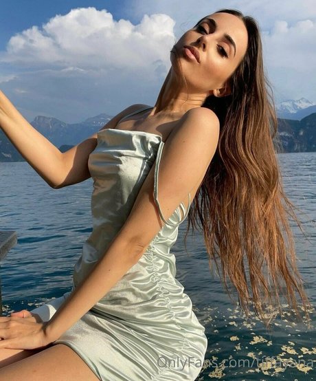 tiffayana 最高のモデル 画像