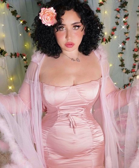 Tana Habibi ポルノスター 写真