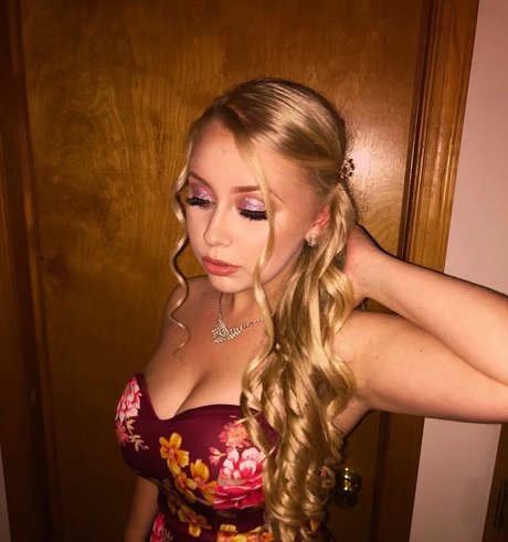 Rhiannon C 無料スター 写真