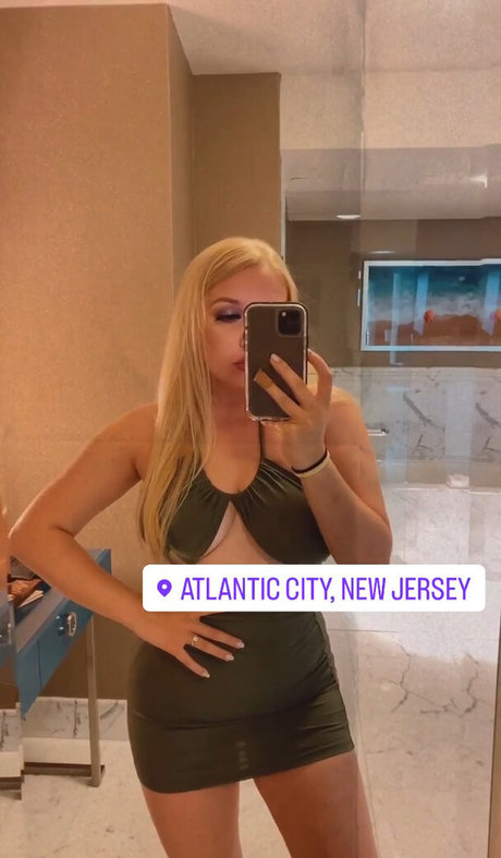 Rhiannon C ポルノスター 写真