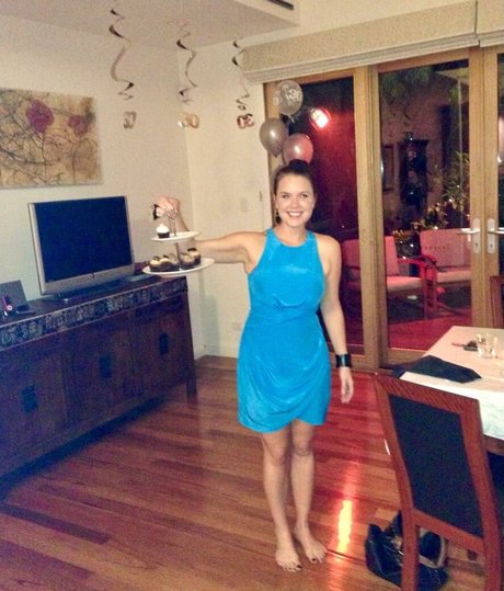 肉厚マンコオンリーファンズ えろ 画像