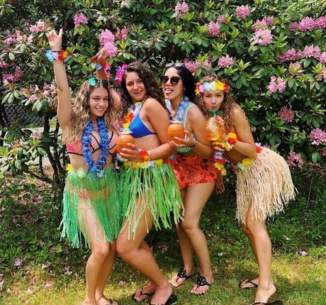 ビデオ通話 オンリーファンズ エロチック 写真