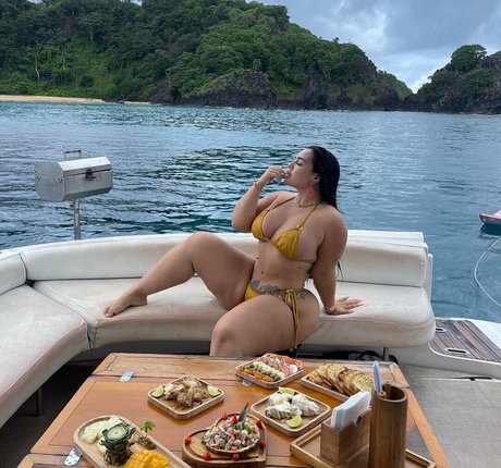 アジアンツインズOnlyFans アート裸 写真