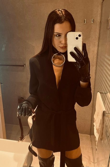 mistresszoenoir エロティック女優 写真