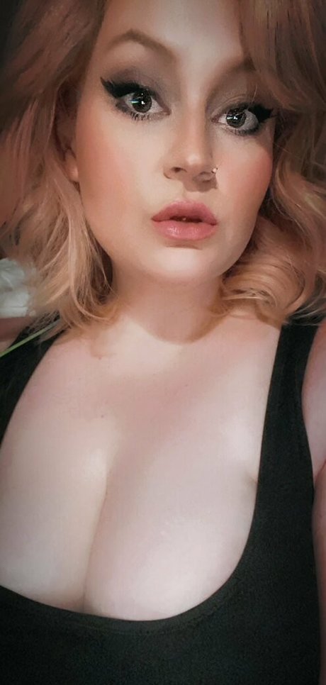 joi fully yours ポルノモデル 画像