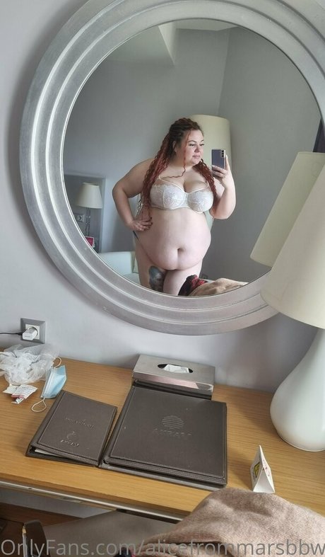 逆騎乗位 オンリーファンズ 美しいヌード ギャラリー