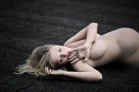 Melanie Thierry スター ヌード 写真