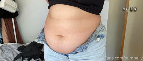 巨乳で曲線美のOnlyFans パーフェクト 画像