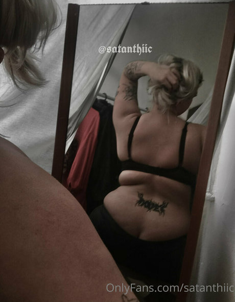 毛深いアジア人オンリーファンズ ポルノ 画像