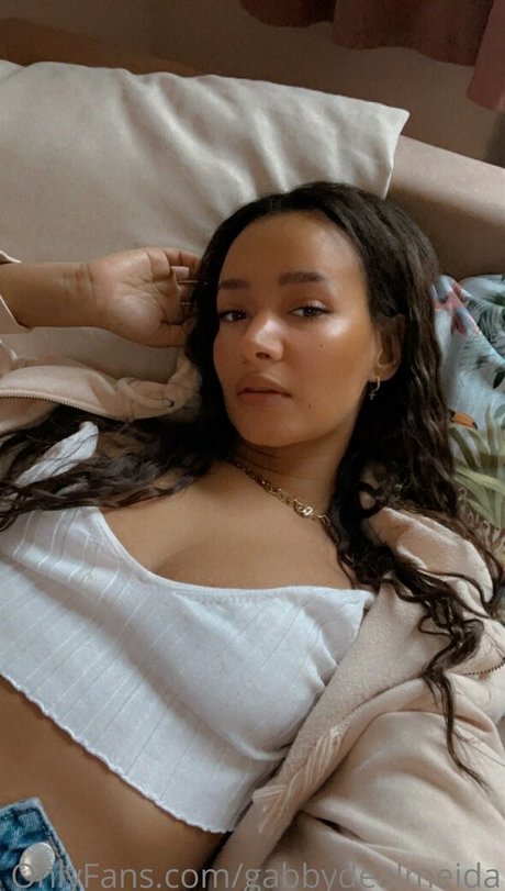 gabbydealmeida ヌードモデル 画像