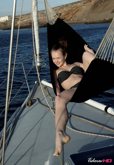 Nastya E ヌードスター 写真