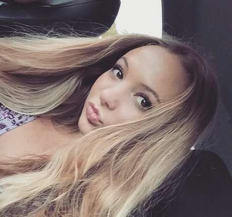 Kimi McFarland セックスモデル 写真