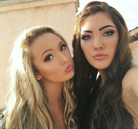 Kimi McFarland 完璧なモデル 写真