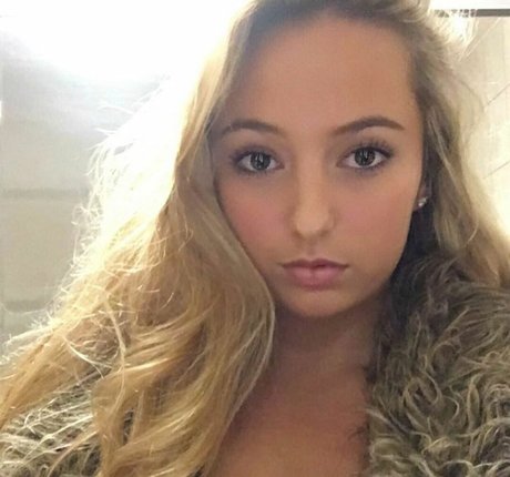 Kimi McFarland セクシーなポルノスター 写真