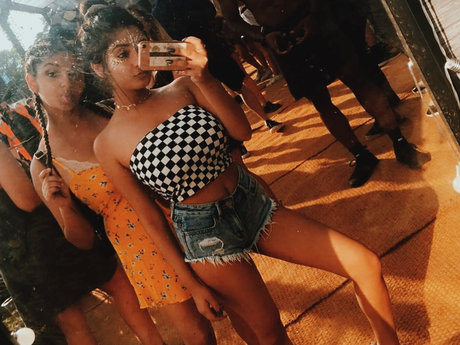 50歳以上のオンリーファンズ アート裸 ギャラリー