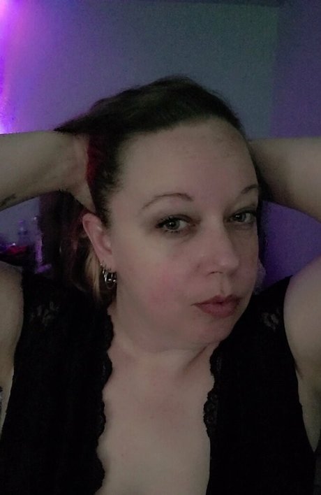 熟女クーガーオンリーファンズ セクシーヌード 写真