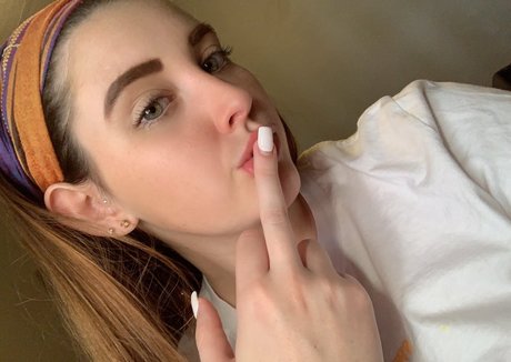 赤毛の熟女オンリーファンズ セクシー裸 写真