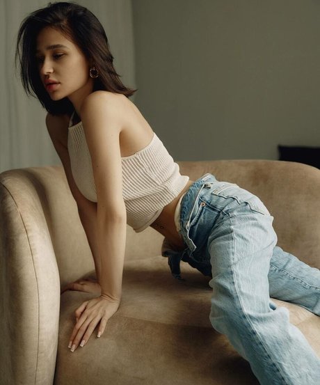 Diana Koss アダルトモデル 画像