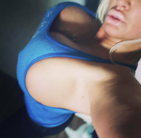 イギリスのプッシーOnlyFans ホット ギャラリー